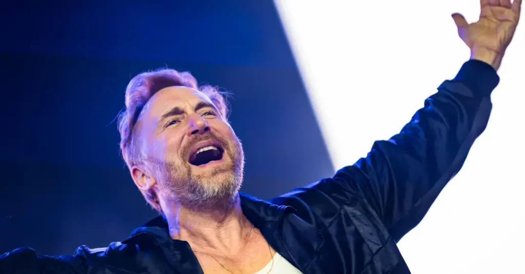 Entre os mais de 150 artistas que se apresentarão, alguns nomes despertam expectativas gigantes entre os fãs — e um deles é, sem dúvida, David Guetta.