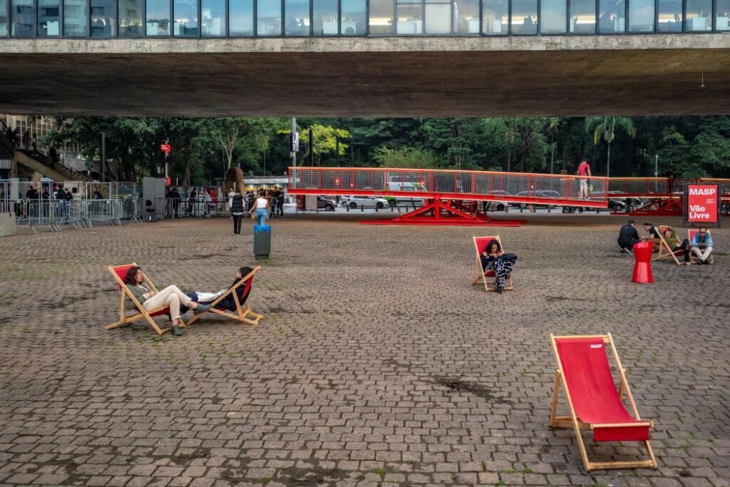 MASP Oferece Programação Cultural Gratuita no Vão Livre