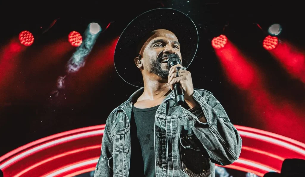 Público em show de Alexandre Pires durante turnê Pagonejo Bão