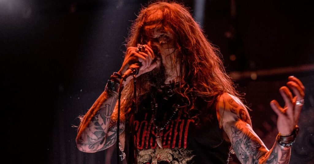 Banda Amorphis se apresenta ao vivo em show