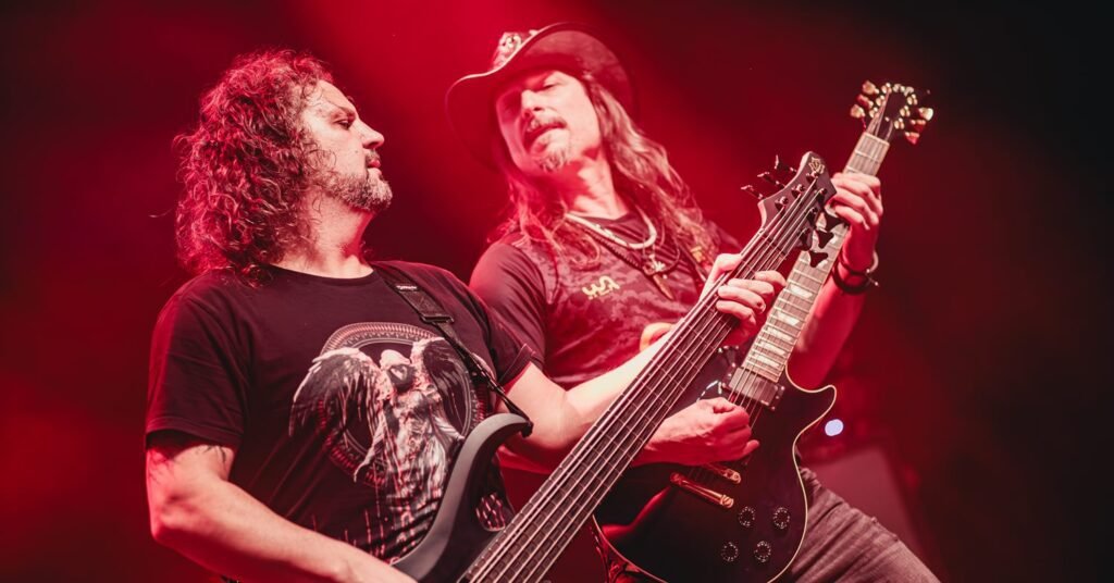 Show da banda Angra com Kiko Loureiro no Rock Hard Festival em Atenas, Grécia