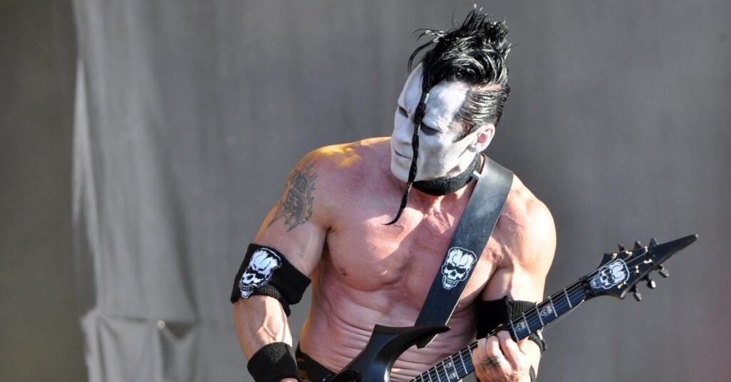 Doyle Wolfgang von Frankenstein durante uma apresentação ao vivo