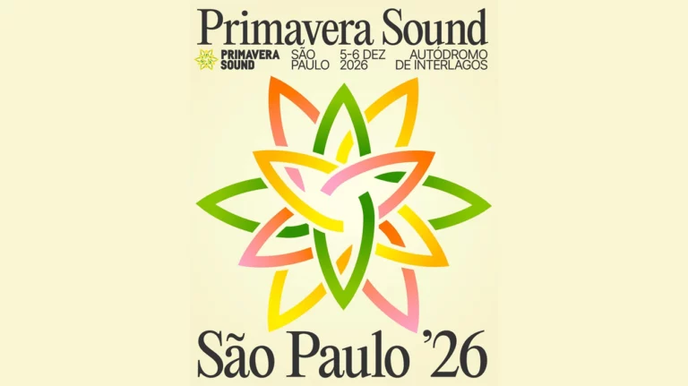 Público vibrando no festival Primavera Sound em São Paulo