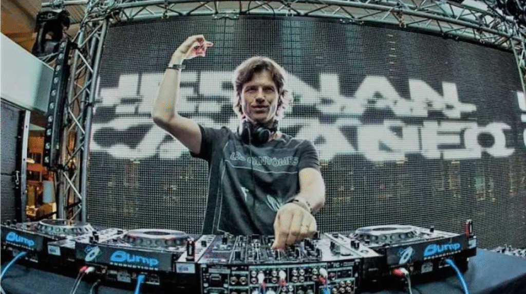 Hernan Cattaneo se apresentando em Valinhos