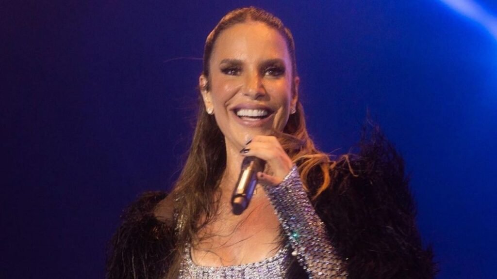 Ivete Sangalo durante apresentação da turnê Ivete Clareou 2026