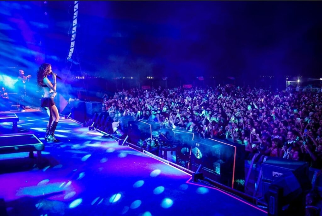 Cartaz do Festival de Inverno do Rio 2026 na Marina da Glória com artistas como Titãs e Luísa Sonza