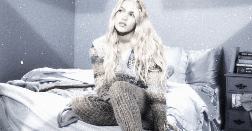 Freya Sky se apresentando ao vivo durante a turnê Stars Align em São Paulo